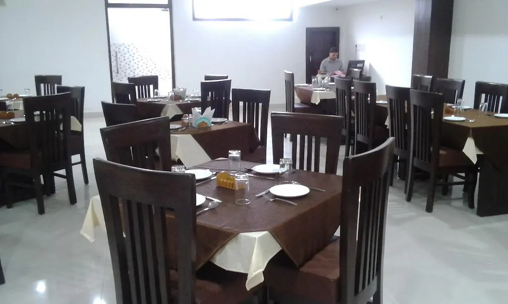 Hotel Agra Dazzling East Gate  Agra (Uttar Pradesh)