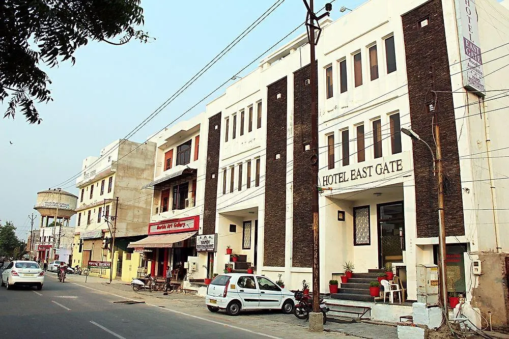 Hotel Agra Dazzling East Gate