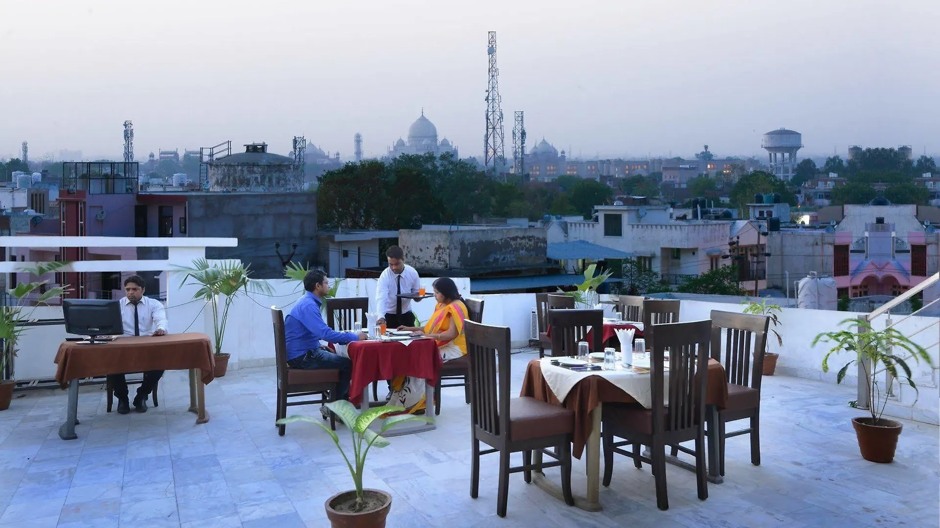 Hotel Agra Dazzling East Gate 3*, Agra (Uttar Pradesh)