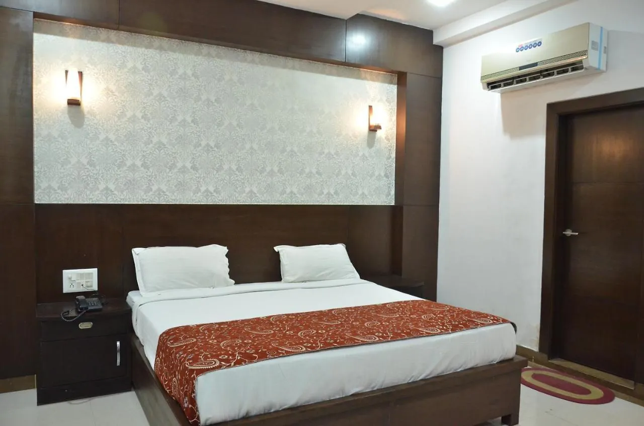 Hotel Agra Dazzling East Gate
