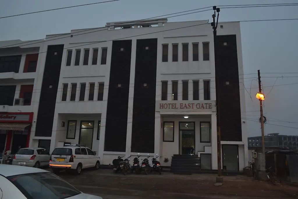 ***  Hotel Agra Dazzling East Gate India