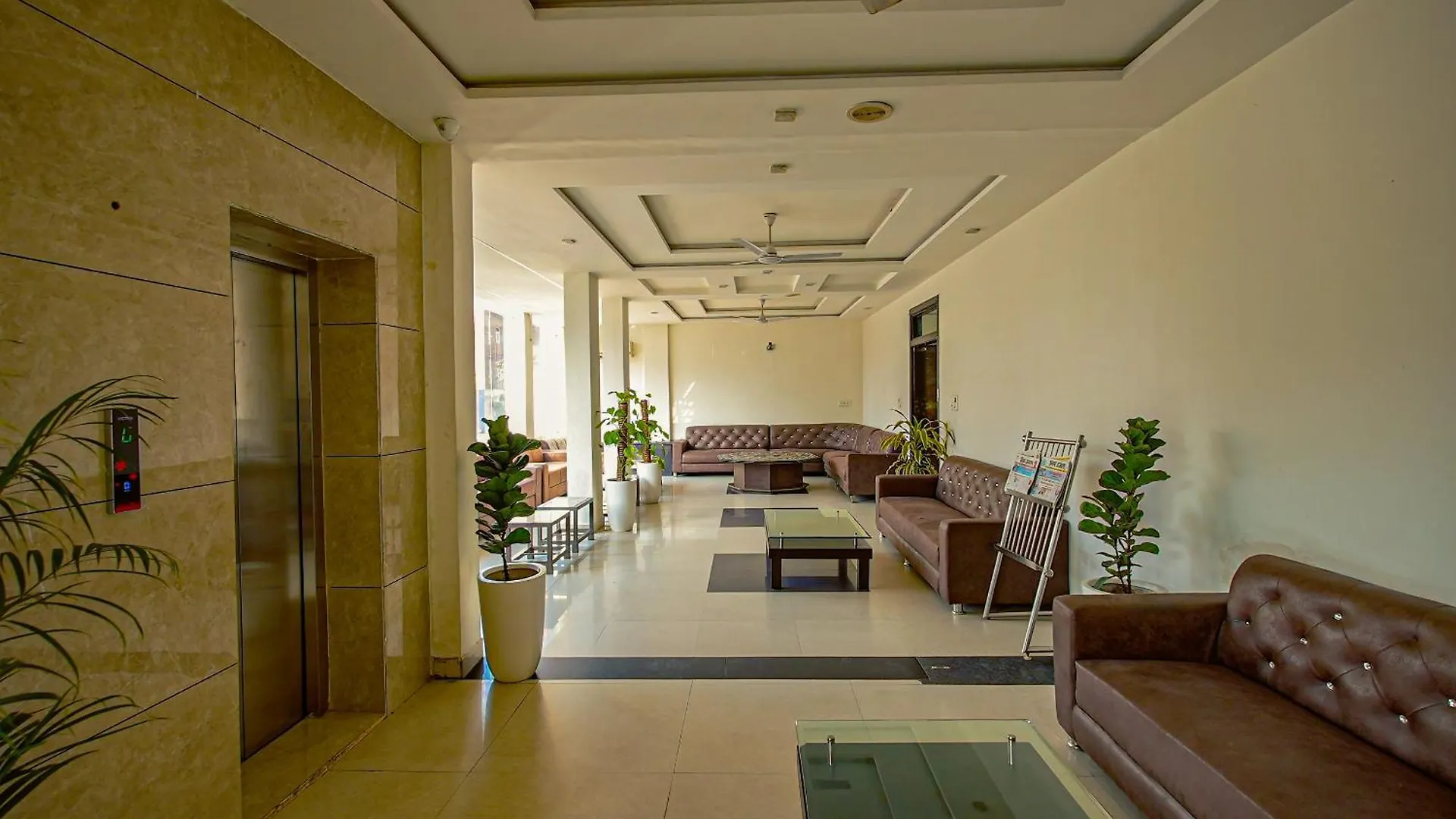 Hotel Agra Dazzling East Gate