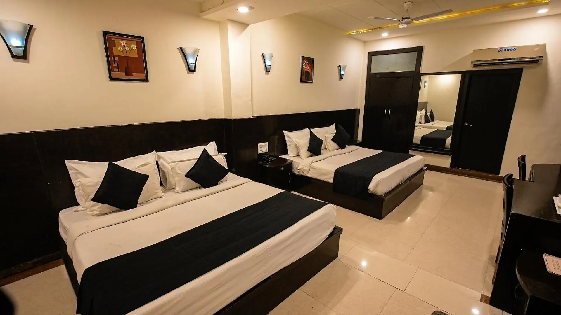 Hotel Agra Dazzling East Gate  Agra (Uttar Pradesh)