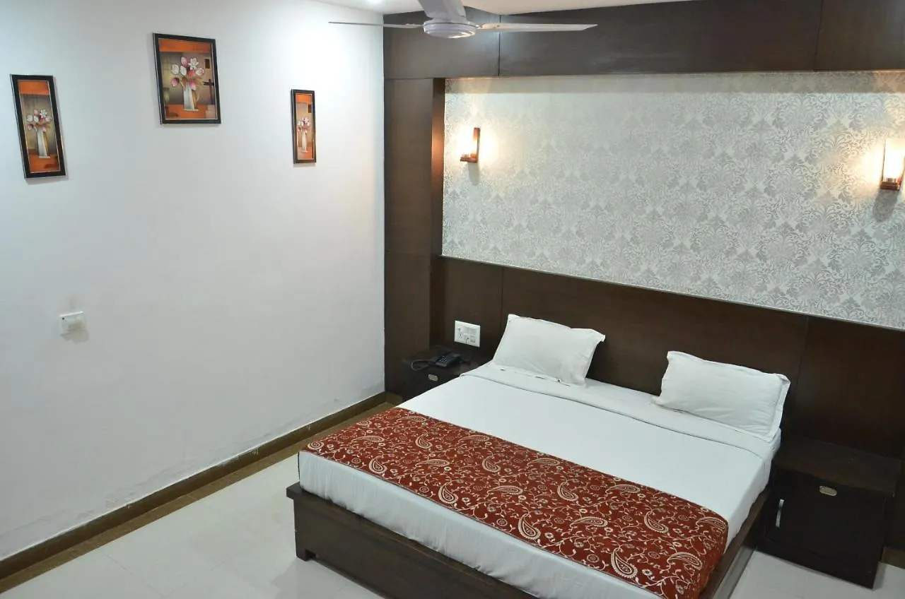 Hotel Agra Dazzling East Gate