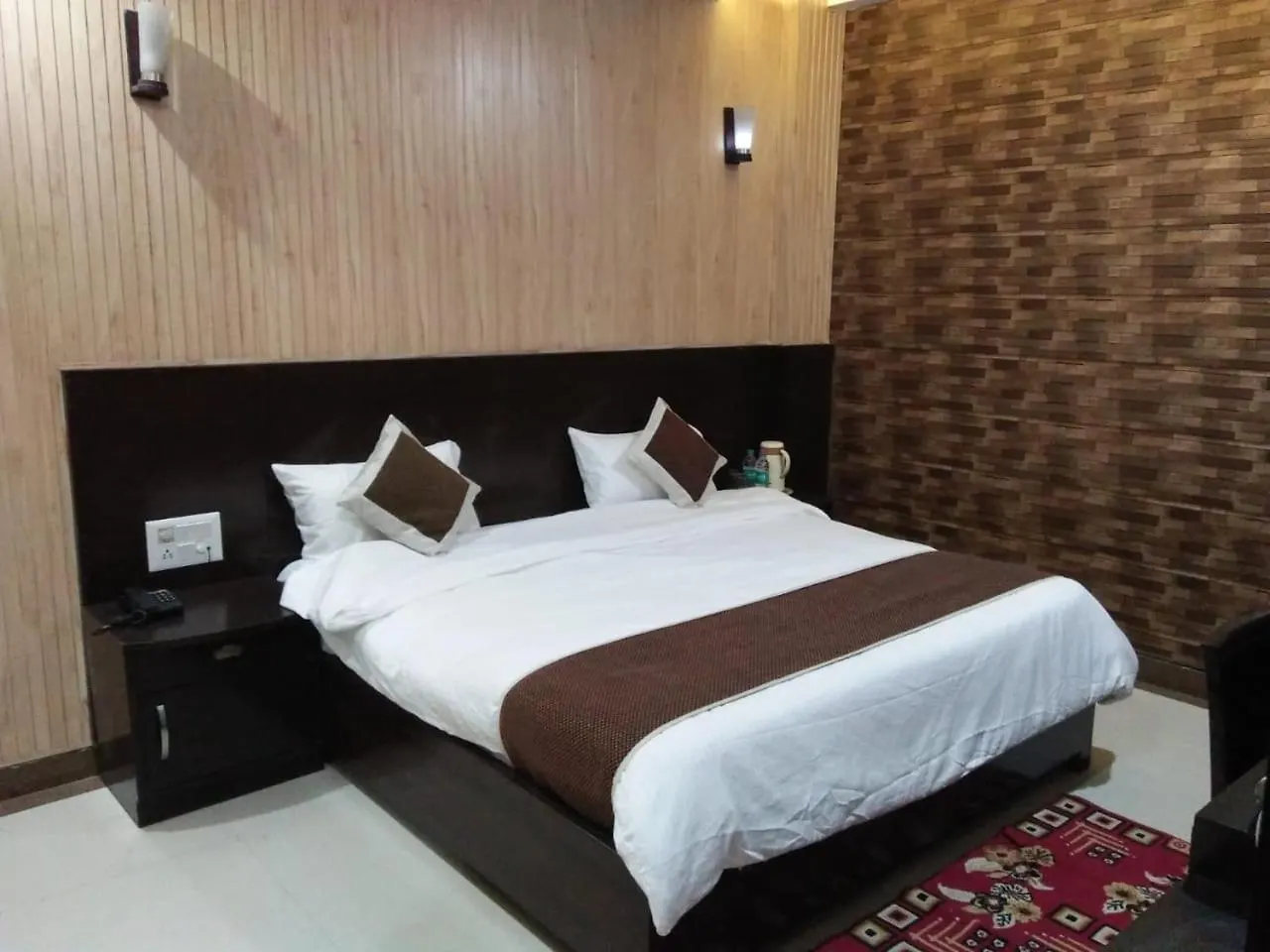 Hotel Agra Dazzling East Gate